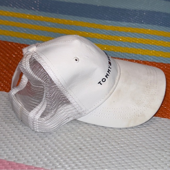 Tommy Hilfiger White Cap Hat Men Size (Worn Dirty Look) - Picture 2 of 5
